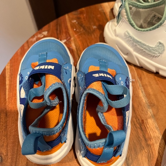 Toddler Nike flex runner 2 bundle - Picture 4 of 4